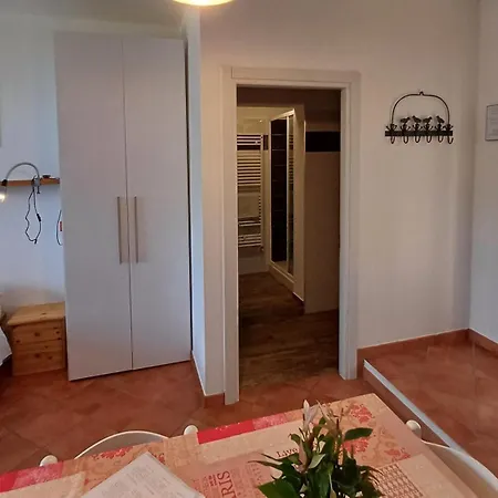 Valdicciola Apartment *